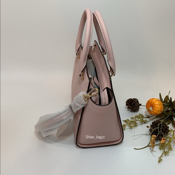 Michael Kors Selma Medium Satchel - Picture 2 of 8